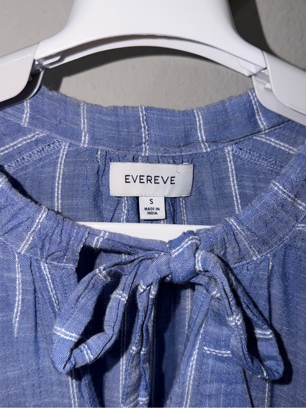 Evereve Tie Blouse Small - Picture 4 of 9